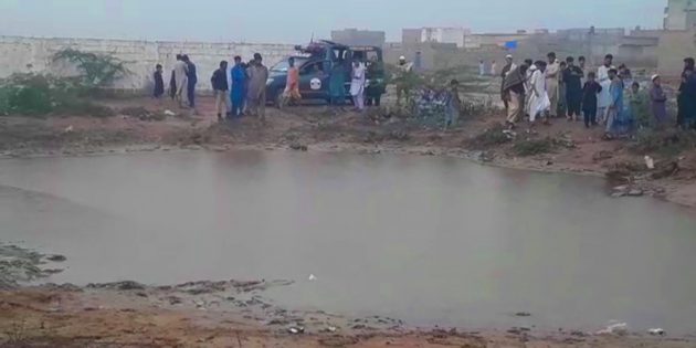 Children drown in rain water: Karachi