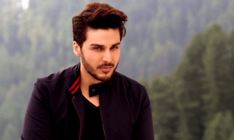 Ahsan Khan receives award for his humanitarian services