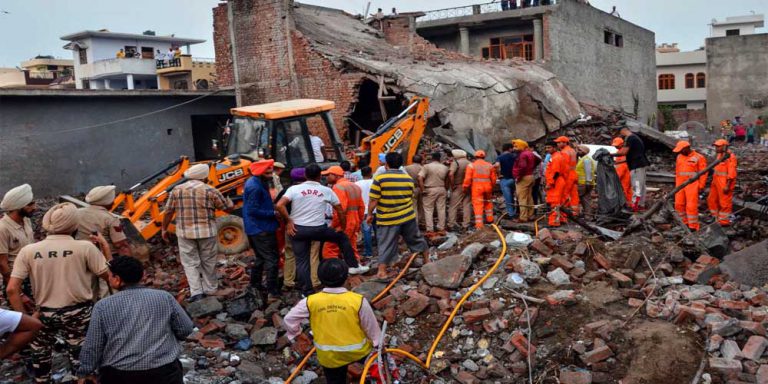Blast in india's fire cracker factory