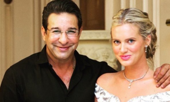 Shaniera Akram on karachi beach