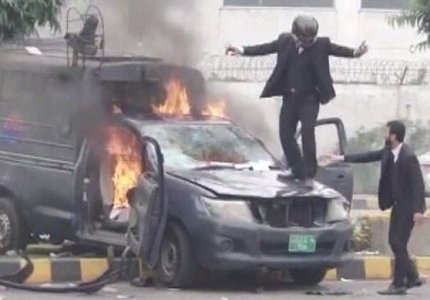 PIC attack: FIRs registered against 250 lawyers, attackers to observe province-wide strike