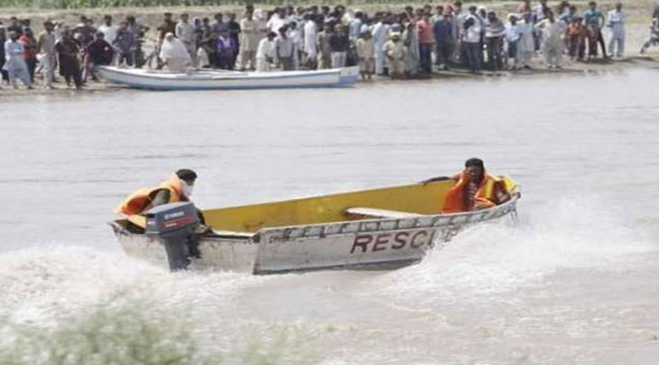 A family of seven in Mianwali drowned as van sinks into canal