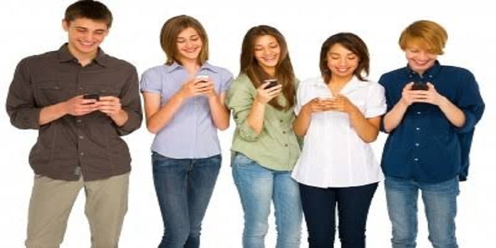 A Vermont state lawmaker introduces a bill to ban the use of cellphones for people under the age of 21.