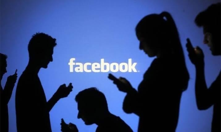 Facebook online users