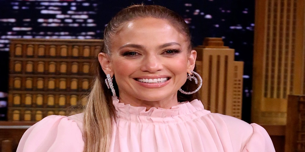 Jennifer Lopez pays tribute to doctors fighting against coronavirus