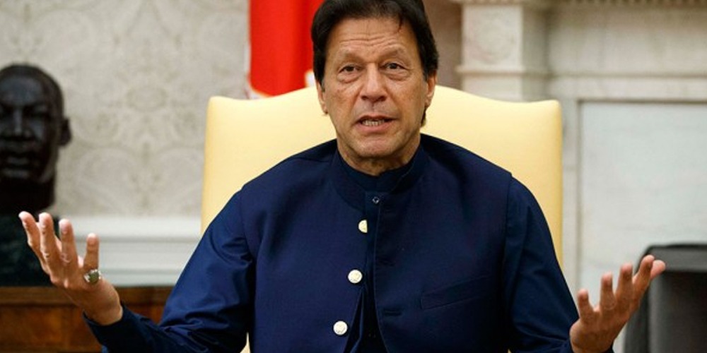 PM Imran urges nation to fight war against coronavirus collectively