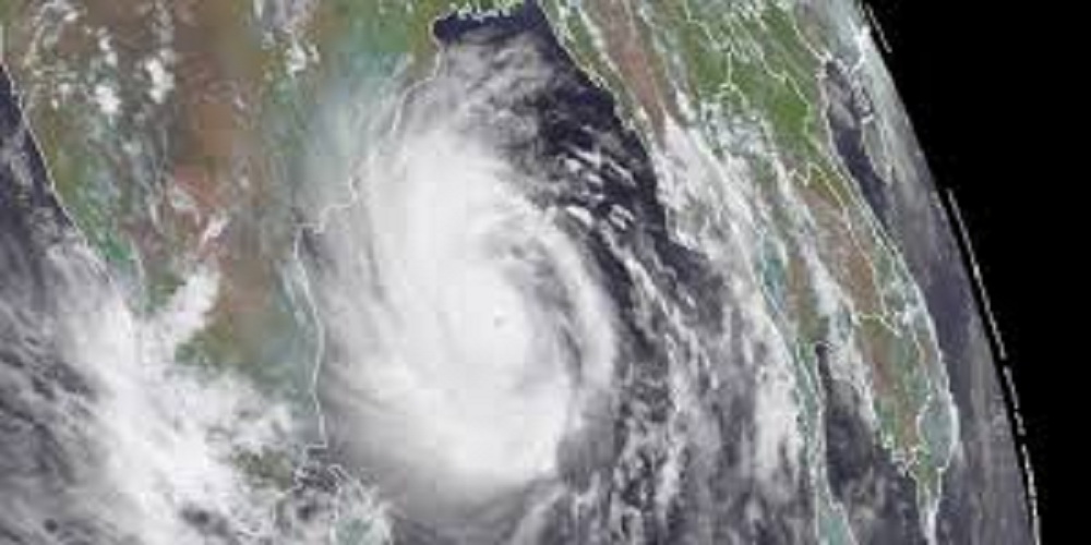 India & Bangladesh receive heavy rains, experts warns of super cyclone
