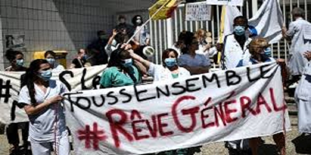 Healthcare workers fined for protesting outside hospital in Paris