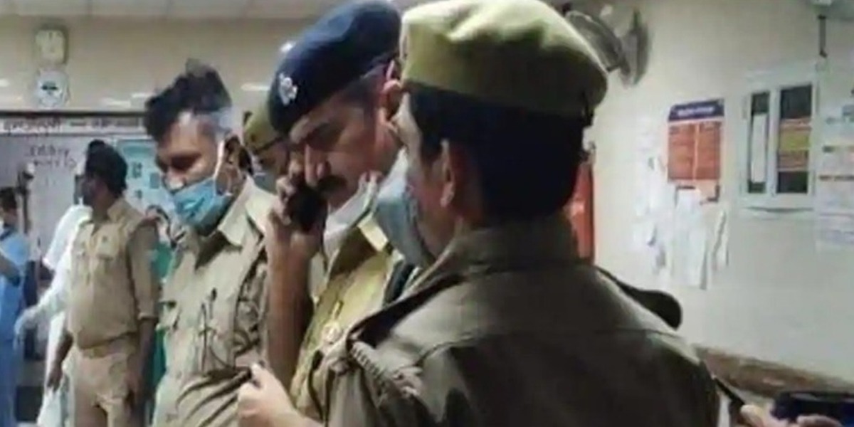 Attack on police in India, 8 killed including DSP
