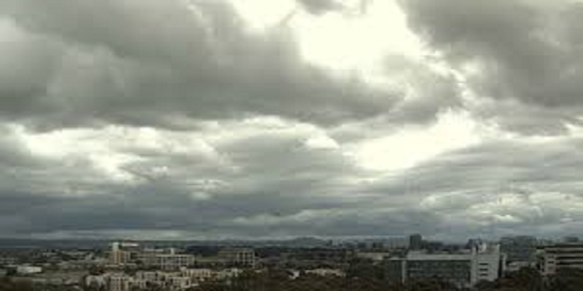 Light showers turn Karachi's weather pleasant today