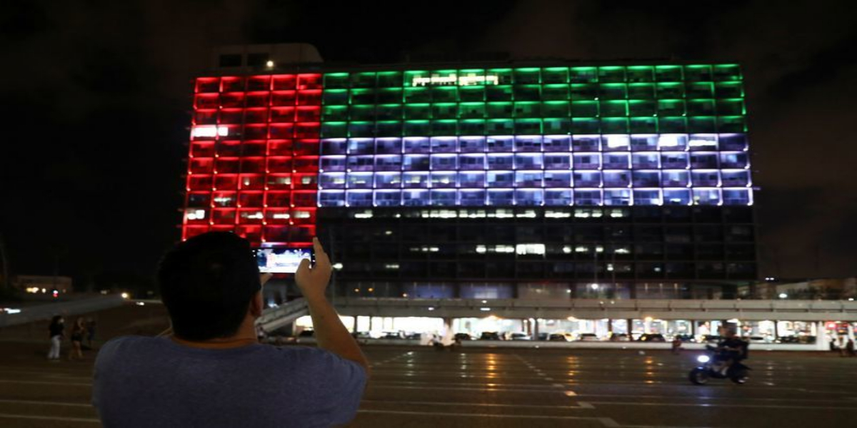 UAE foreign minister telephones his Israeli counterpart as lines open