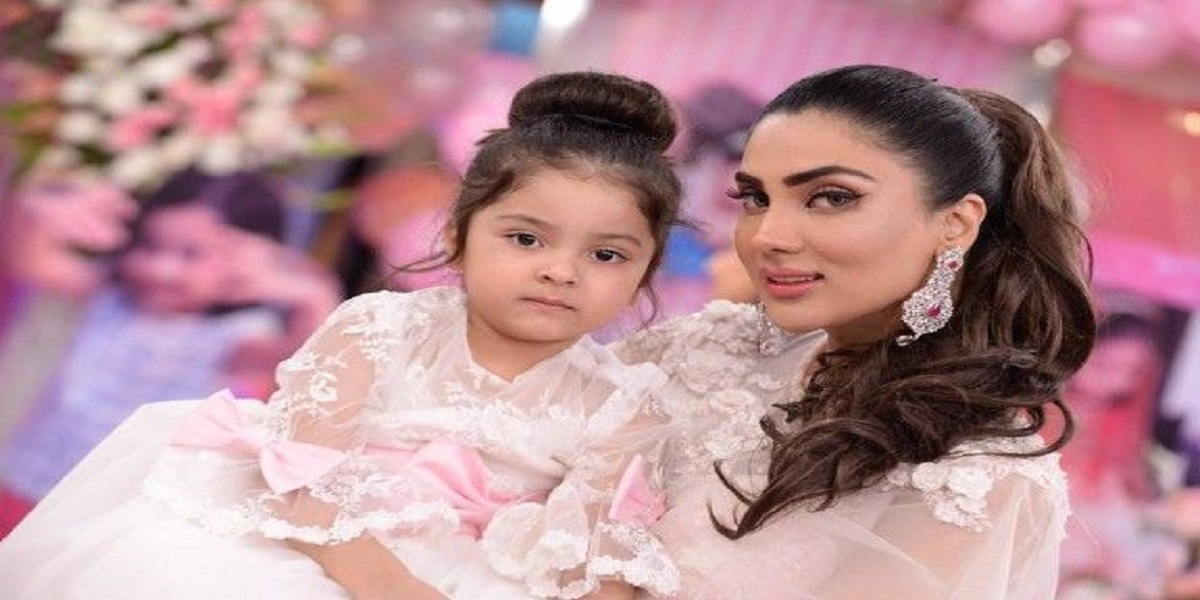 Latest photos of Fiza Ali with daughter are the cutest thing you will see today