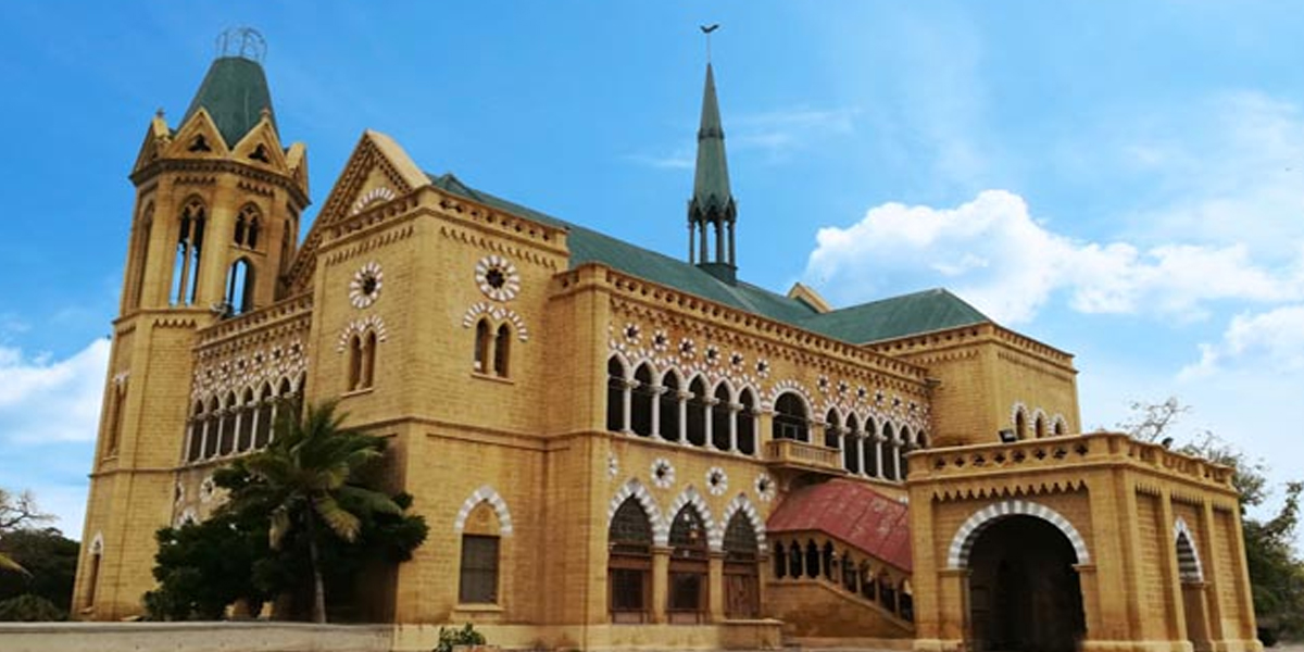 Tiktokers’ new shoot destination – Karachi’s Parks