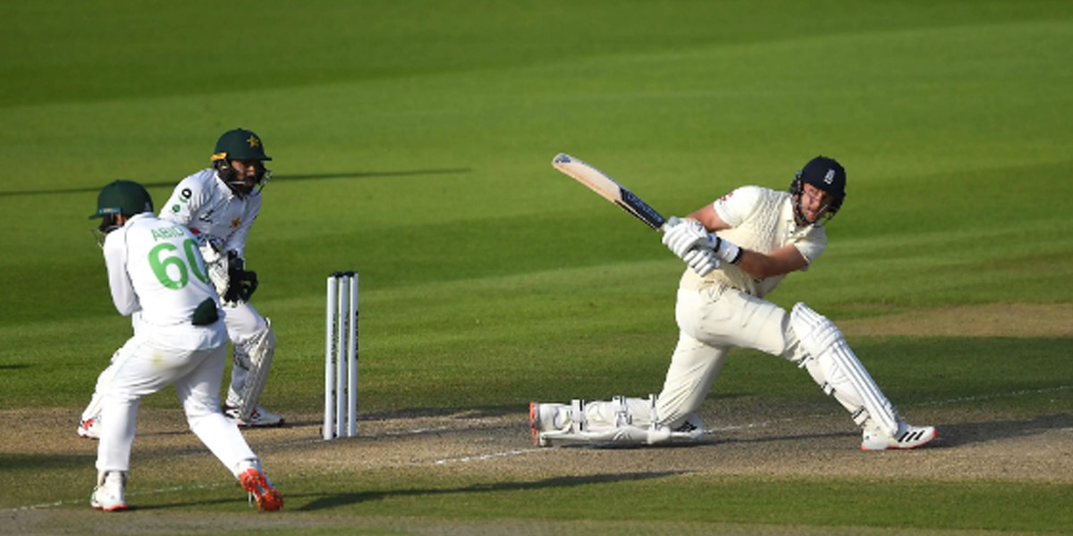 England defeats Pakistan in Manchester Test