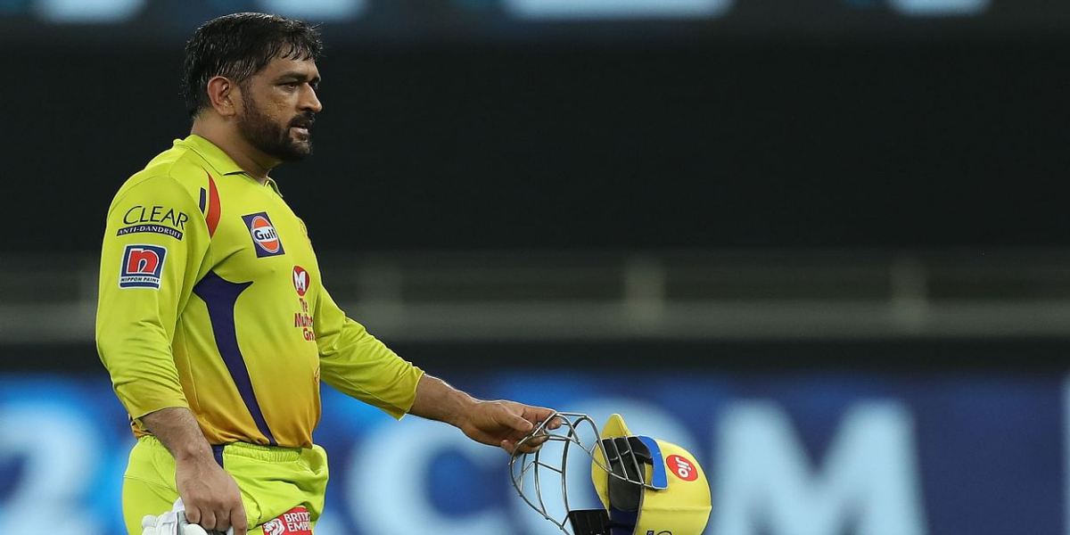 MS Dhoni bullying umpire
