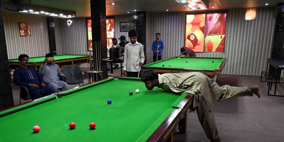 Incredible Pakistani Snooker Player Muhammad Ikram With No Arms
