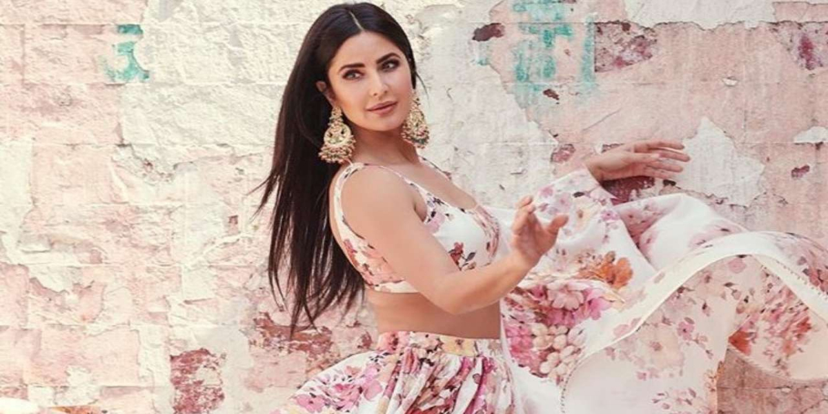 Kat wishes her fans diwali