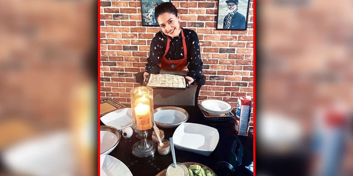 Zara Noor Abbas Shows Off Her Cooking Skills