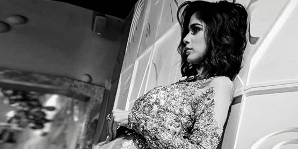 Aima Baig photos