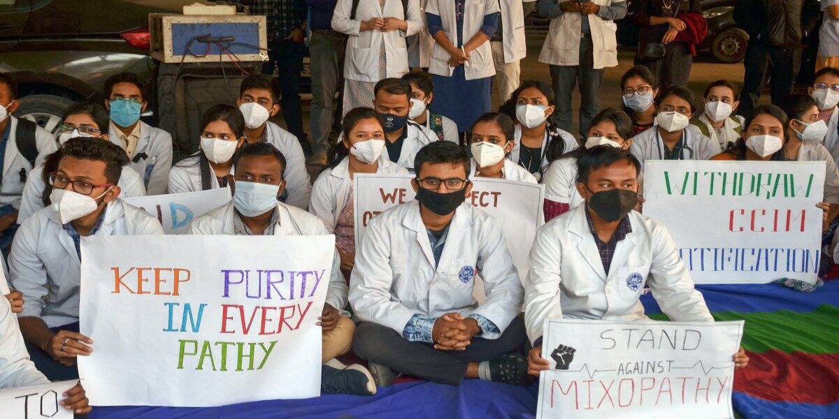 Indian doctors protest