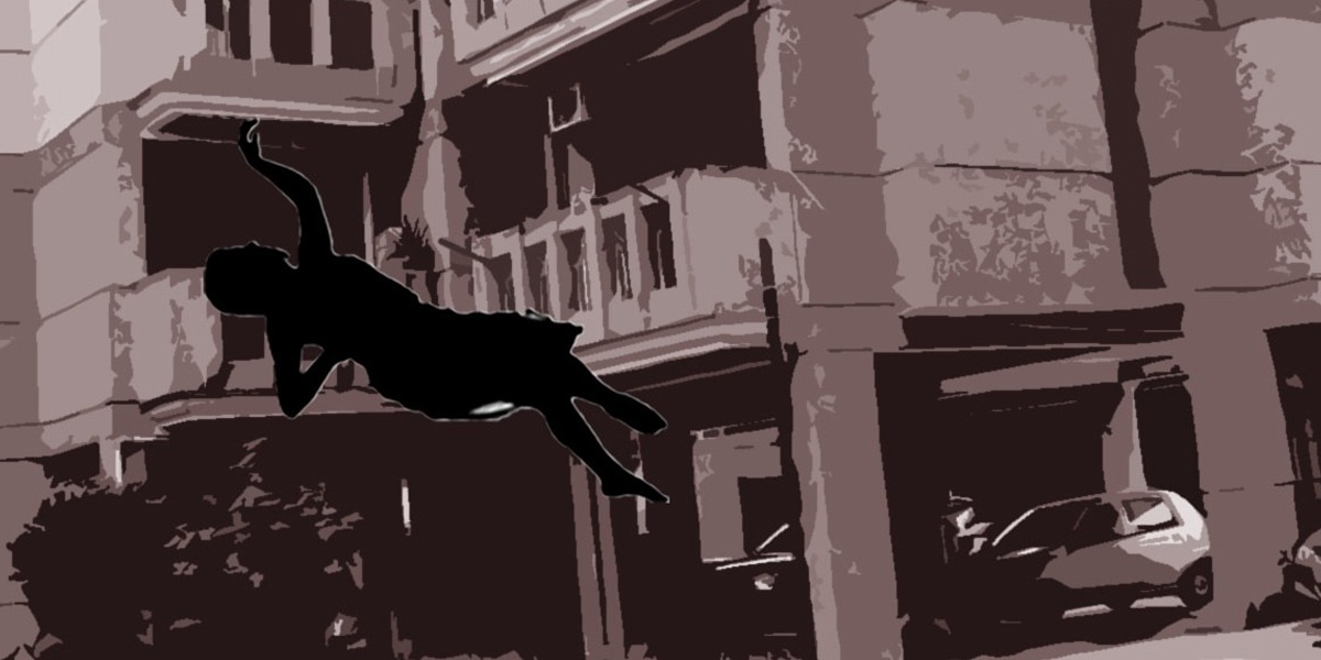 Woman jumped off from building