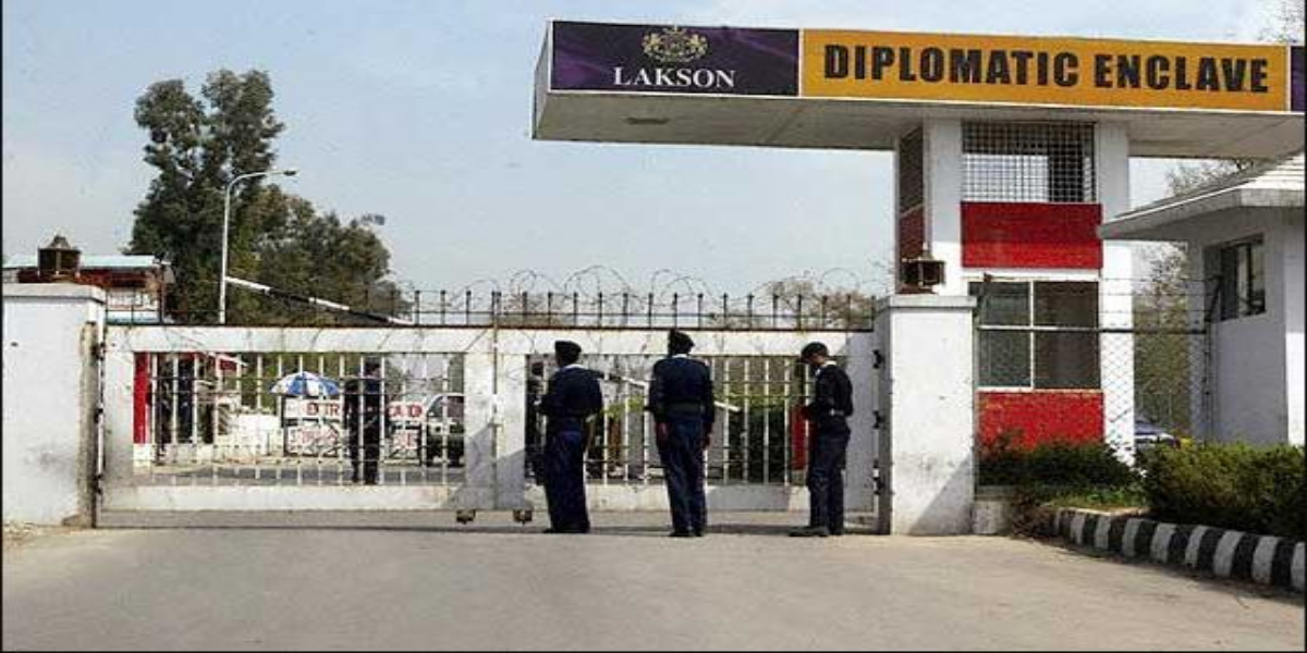 Many French Citizens Decide To Stay In Pakistan Despite "Advisory"