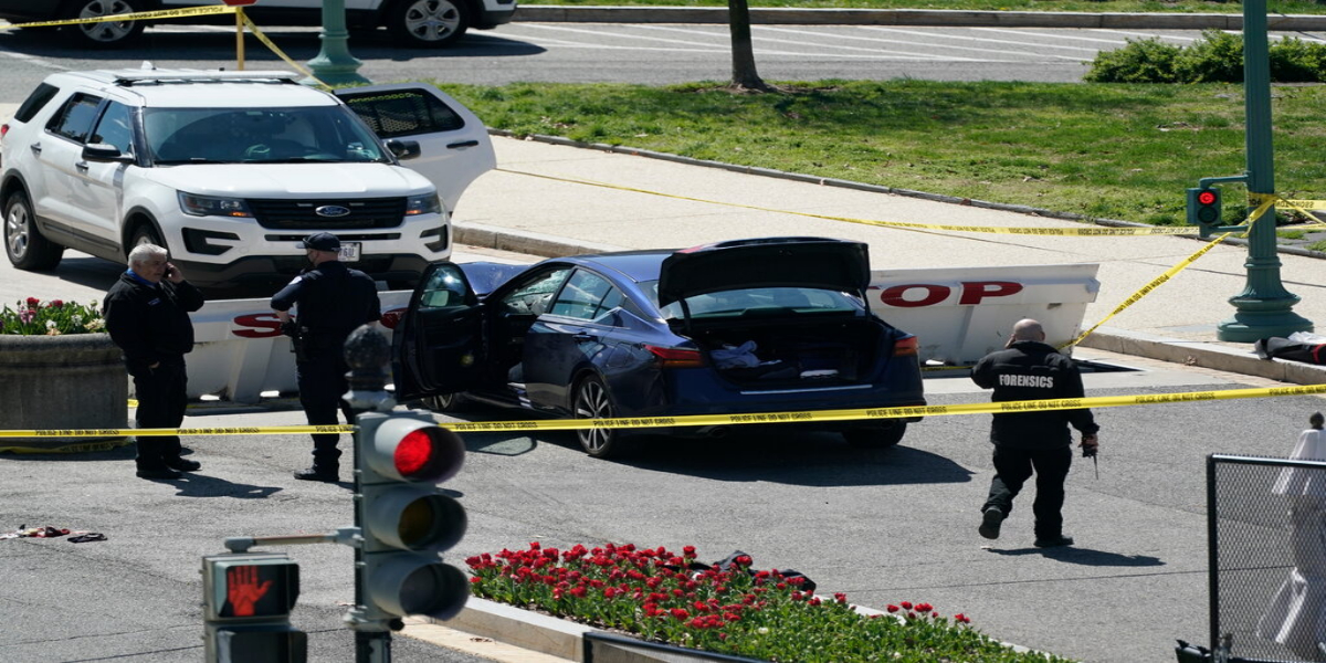US: 1 Police Officer Dead, 1 Injured After Car Rammed Into Capitol Hill Barricades