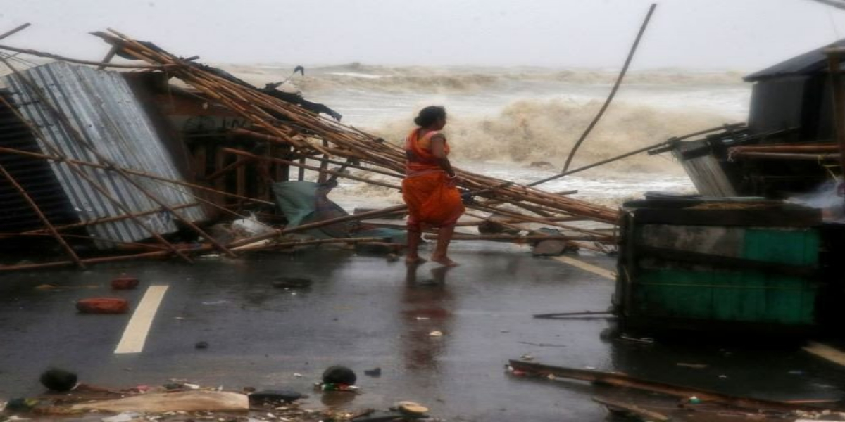 India: Cyclone 'Yaas' Destroys Thousands Of Homes, Kolkata Airport Closed
