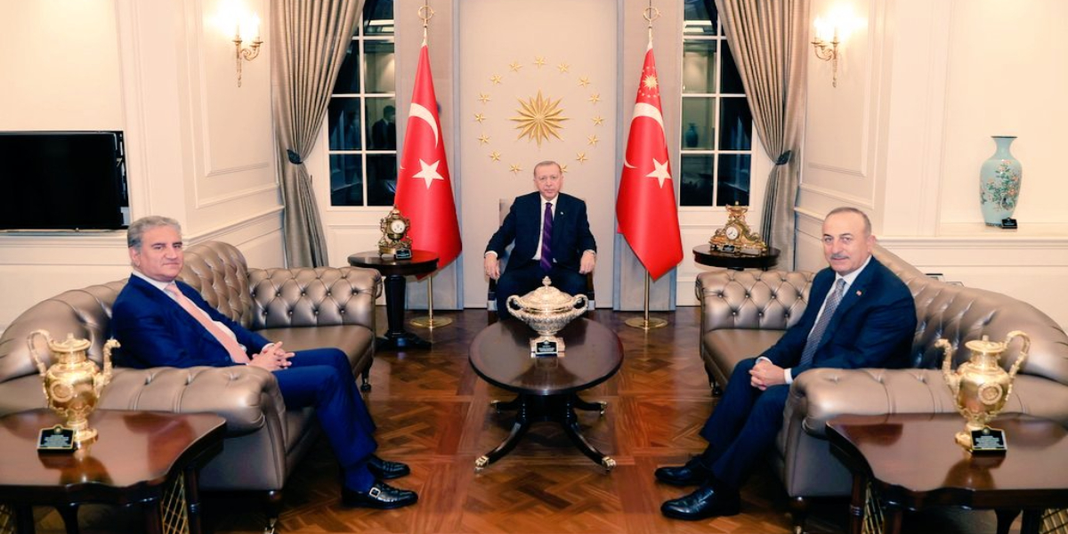 FM Qureshi meets Turkish President