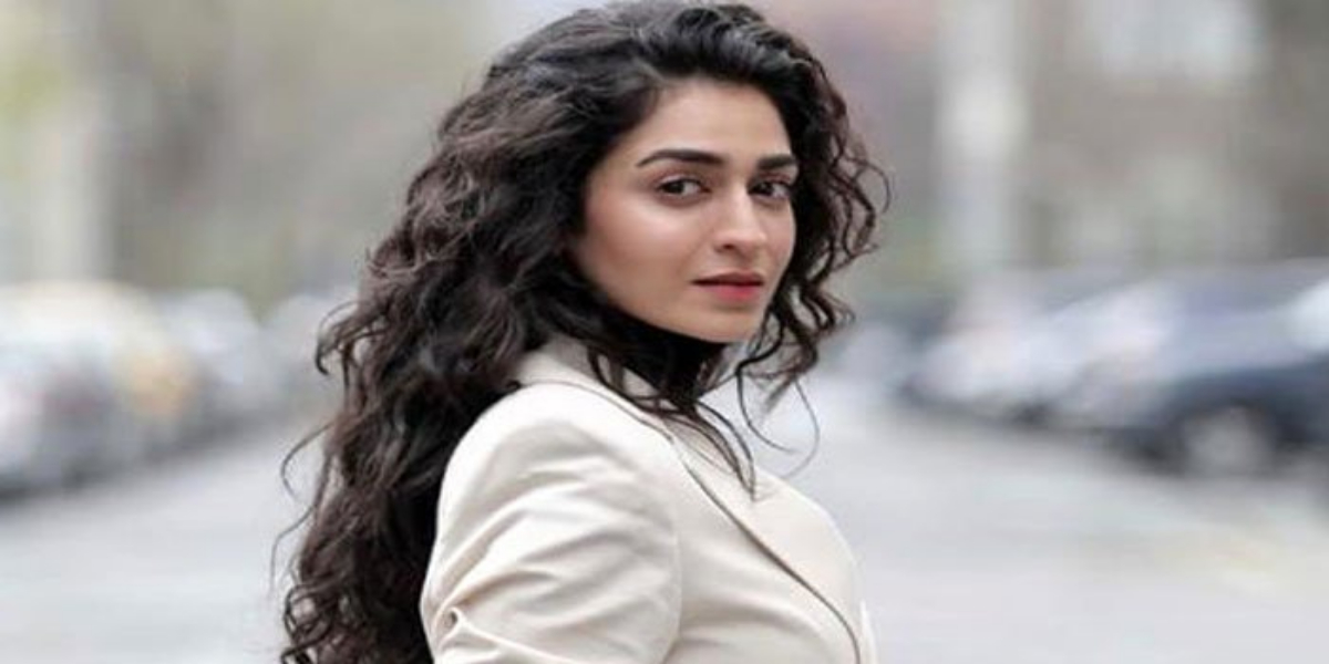 Hajra Yamin Receives criticism