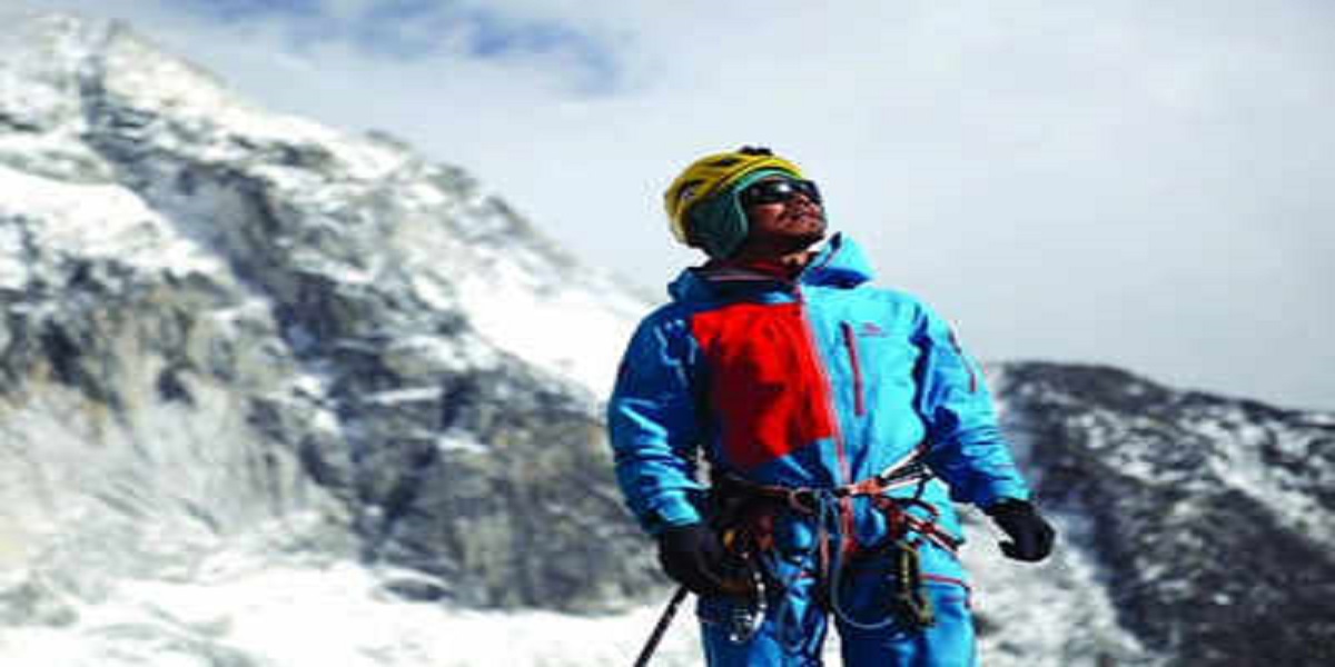 Hong Becomes the First Blind Man To Climb Everest