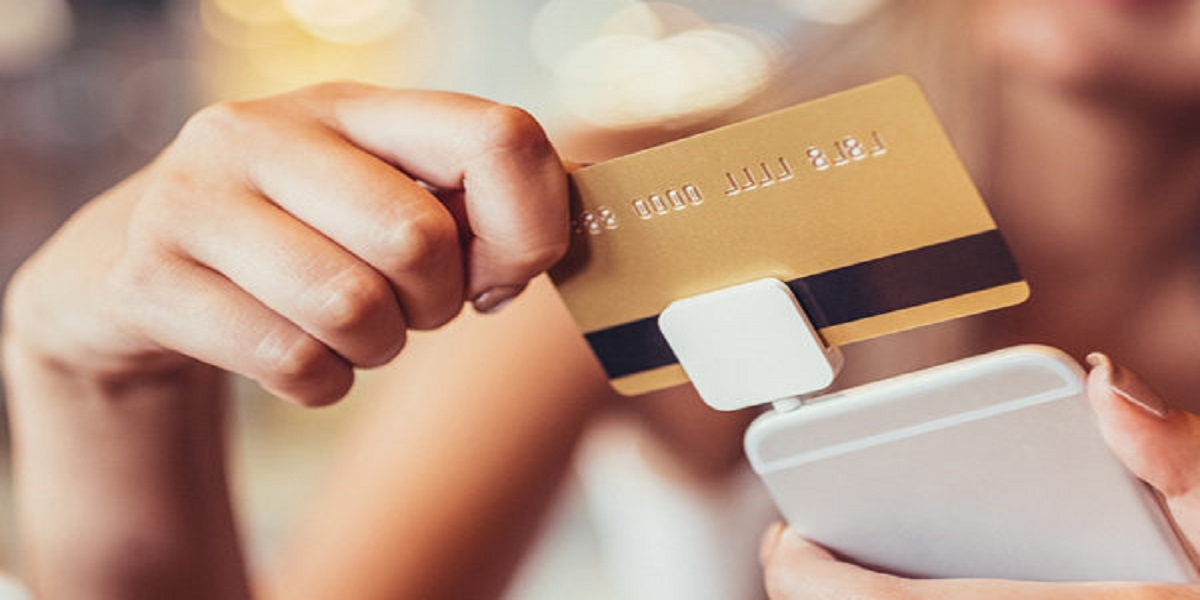 Merchants slammed for not accepting debit, credit cards