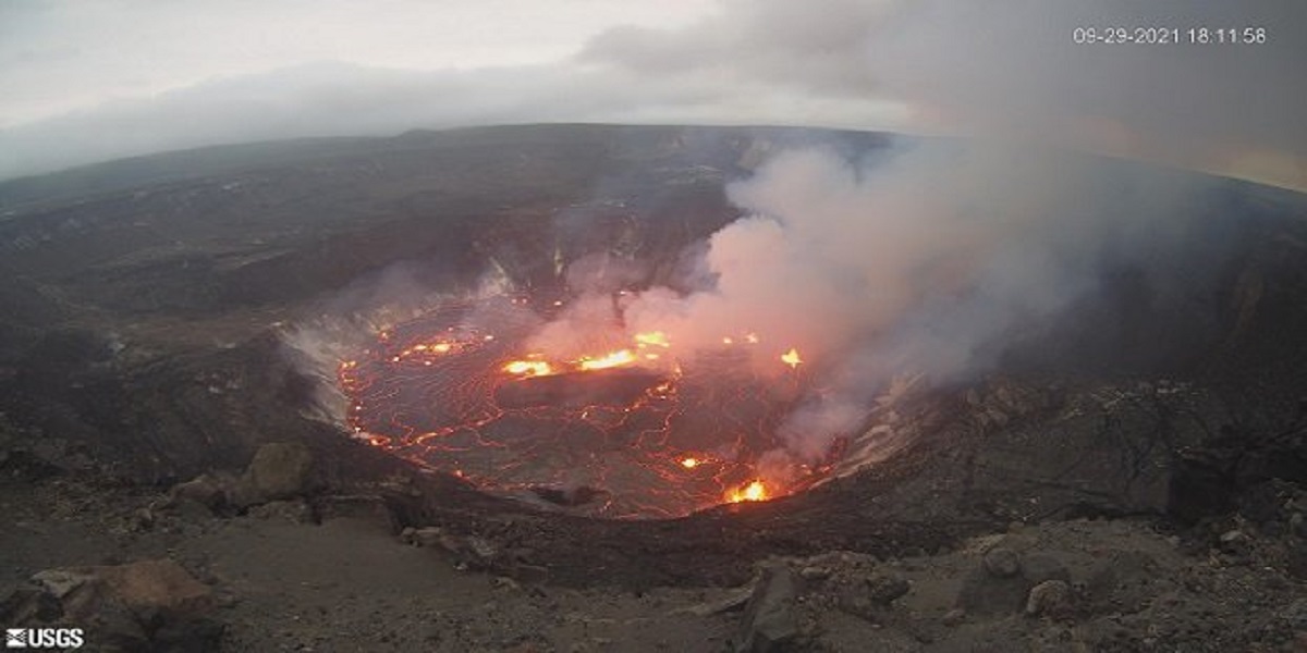 Hawaii reports the Kilauea volcano erupting in big island in big island
