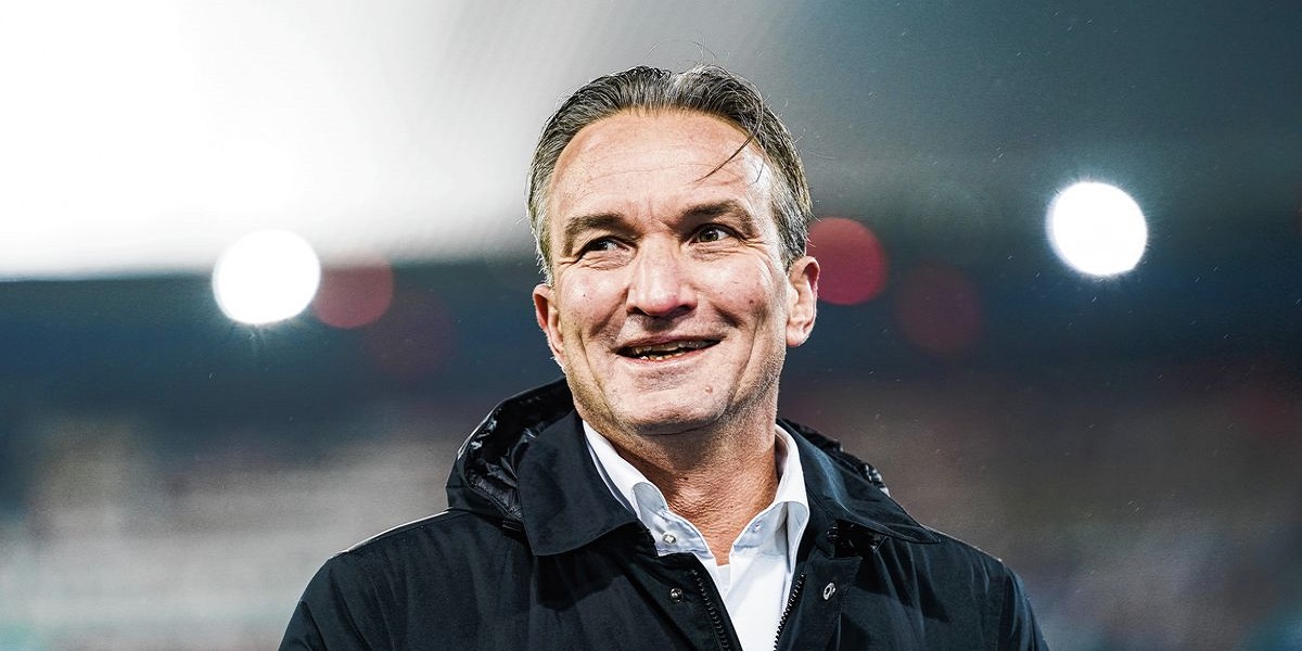 Feyenoord GM resigns amid threats 'fearing for family'