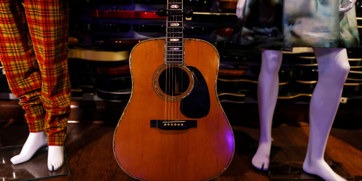 Clapton guitar