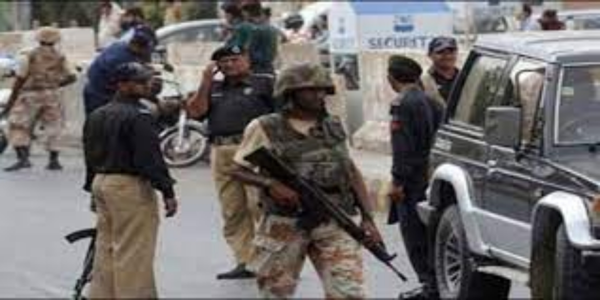 Rangers, Police in joint operation nab 3 suspected robbers in Karachi