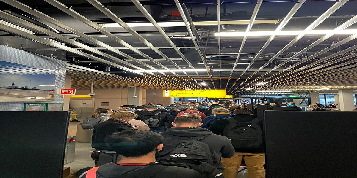 Dutch say 61 positive for Covid on flights from SA