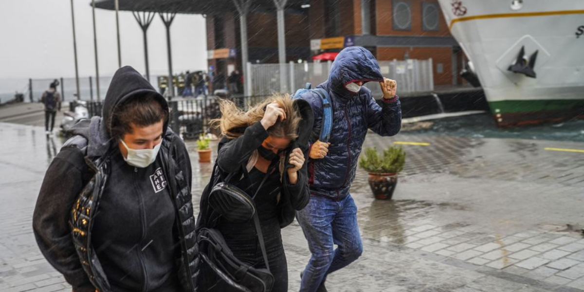 4 killed, 19 wounded in strong storm in Turkey's Istanbul