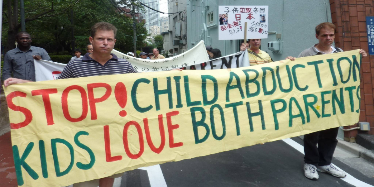 France issues arrest warrant over Japan 'parental kidnap'