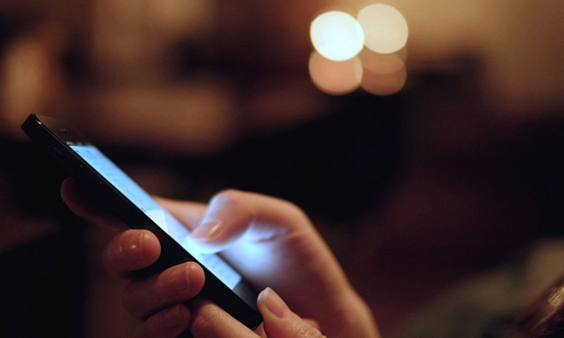 women mobile