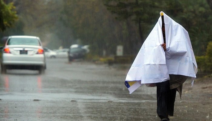 KE temporarily turns off 340 feeders during rain for caution in Karachi