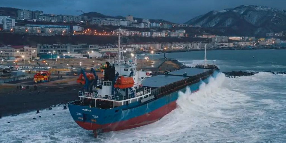 4 dead, 7 missing after freighter sinks off east China coast