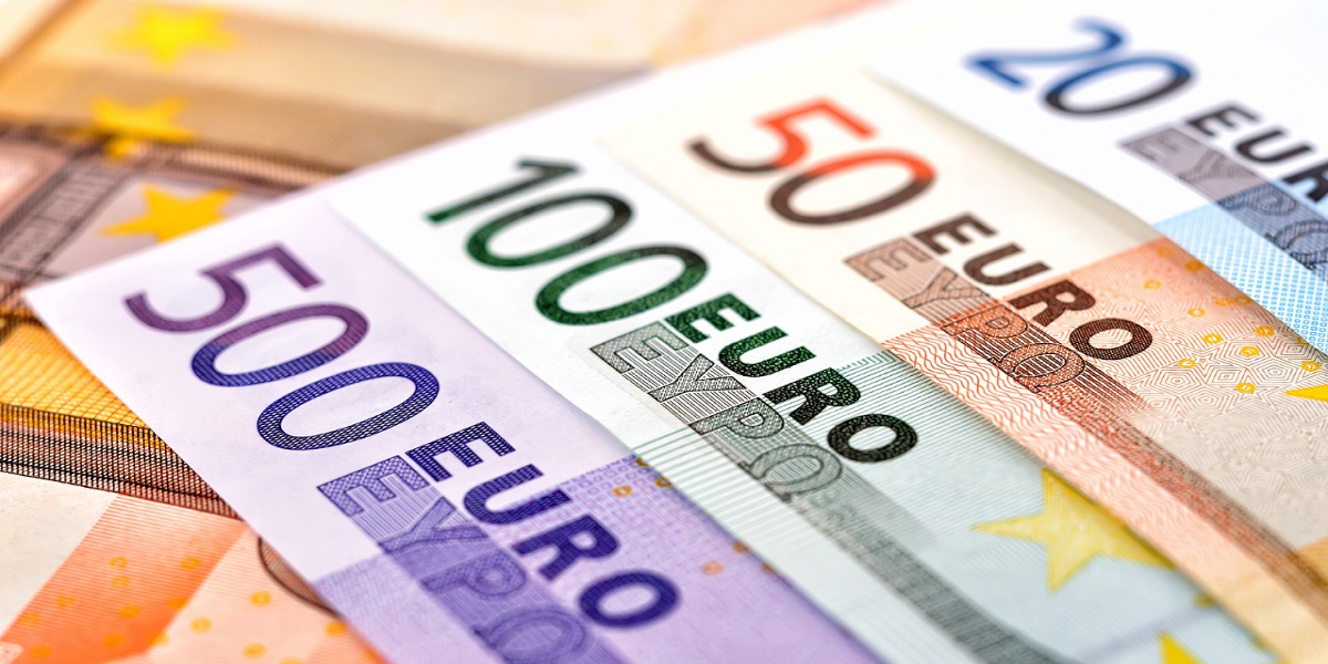 Euro banknote