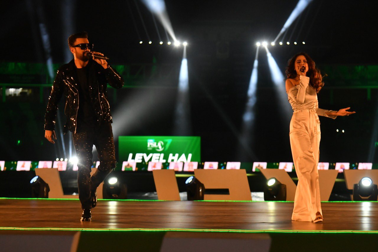 Aima Baig & Atif Aslam's LIVE Performance