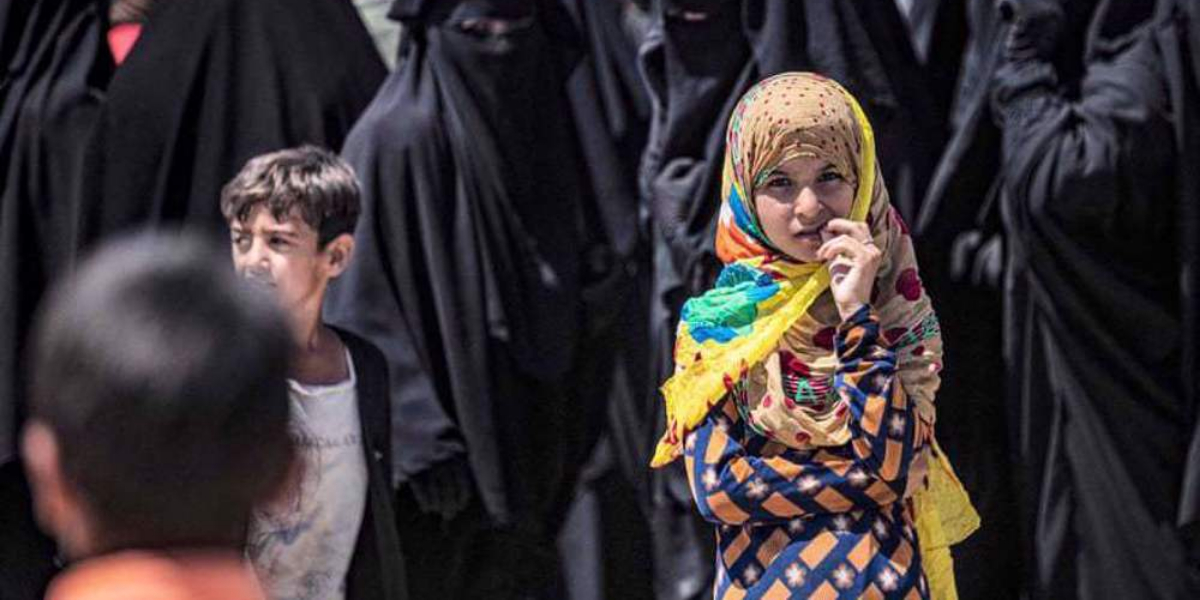 Iran urges resolving refugee, sanctions issues to help Syria out of the crisis