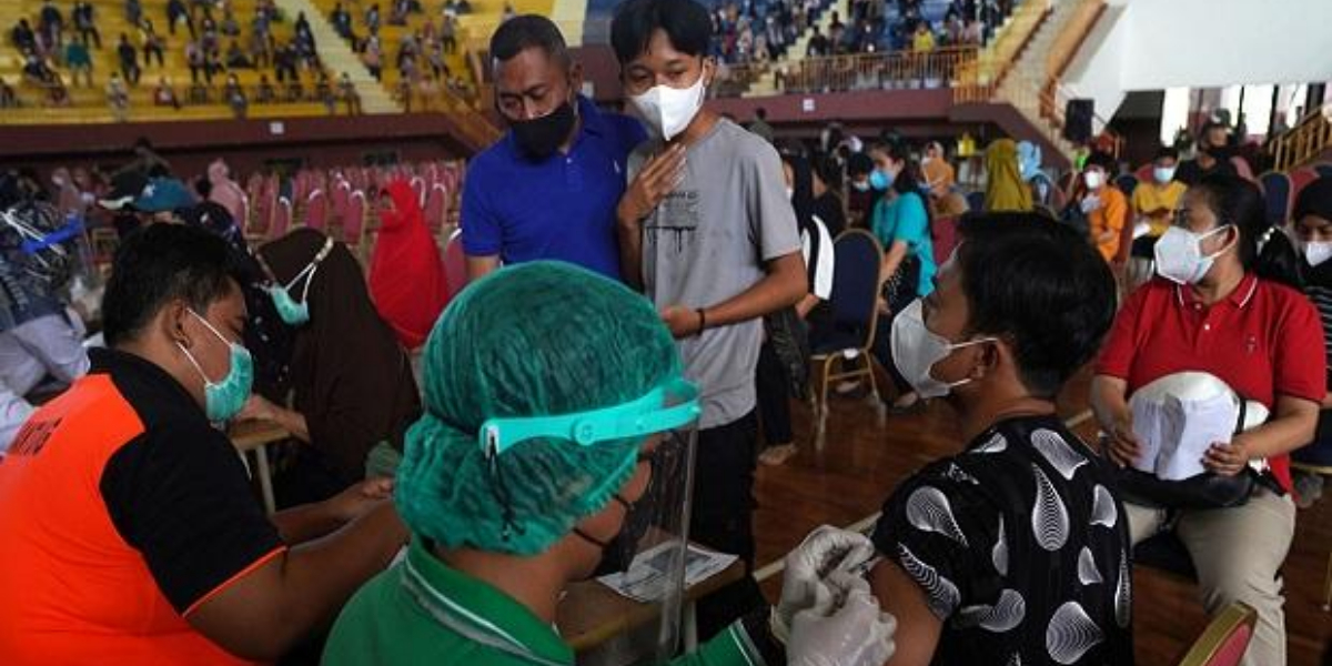 Indonesia reports 1st two deaths from Omicron variant