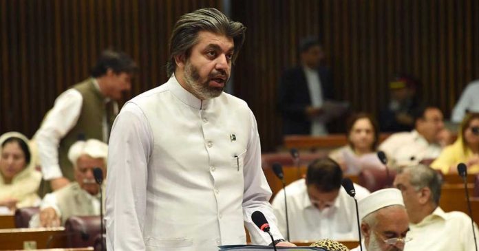 No retired, in-service armed forces personnel working in NADRA on deputation: Senate told
