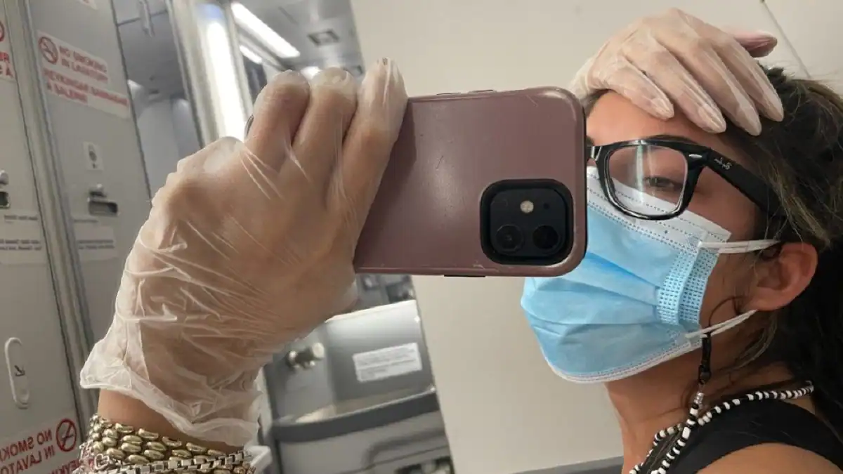 US Woman Quarantines For 5 Hours in Bathroom
