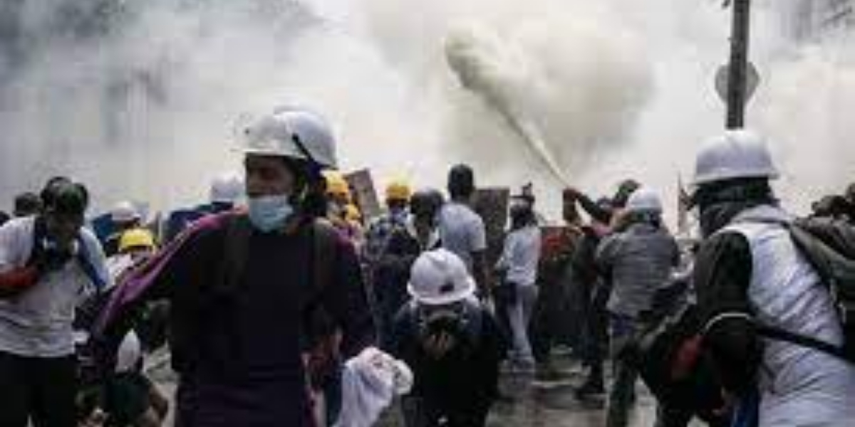 ASEAN urges 'immediate' end to Myanmar violence
