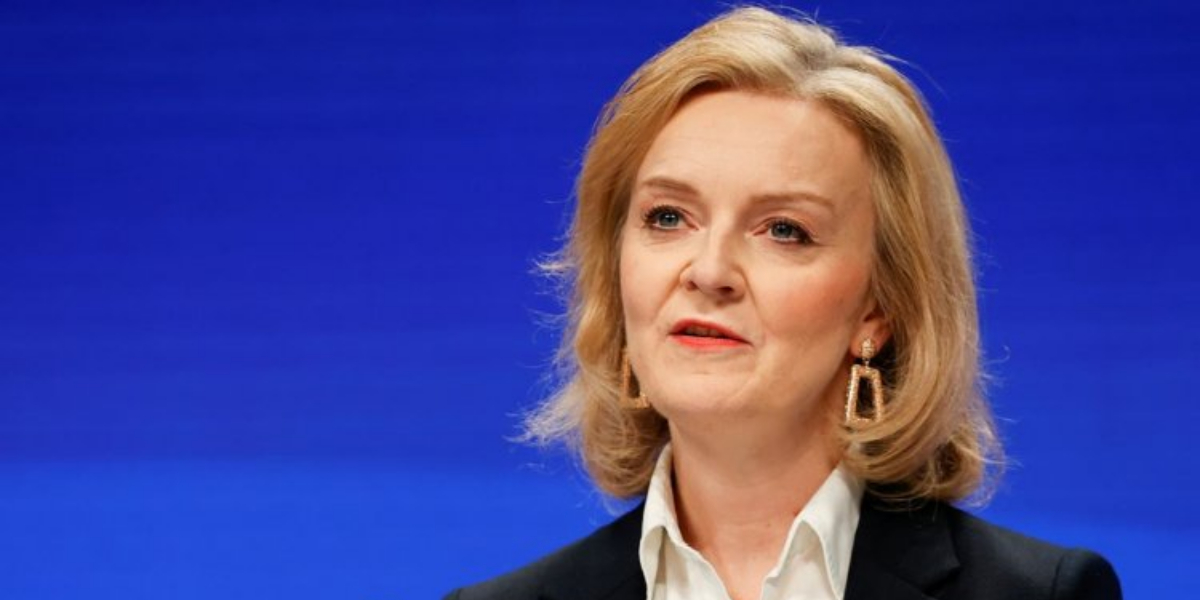 UK foreign minister in Russia with warning